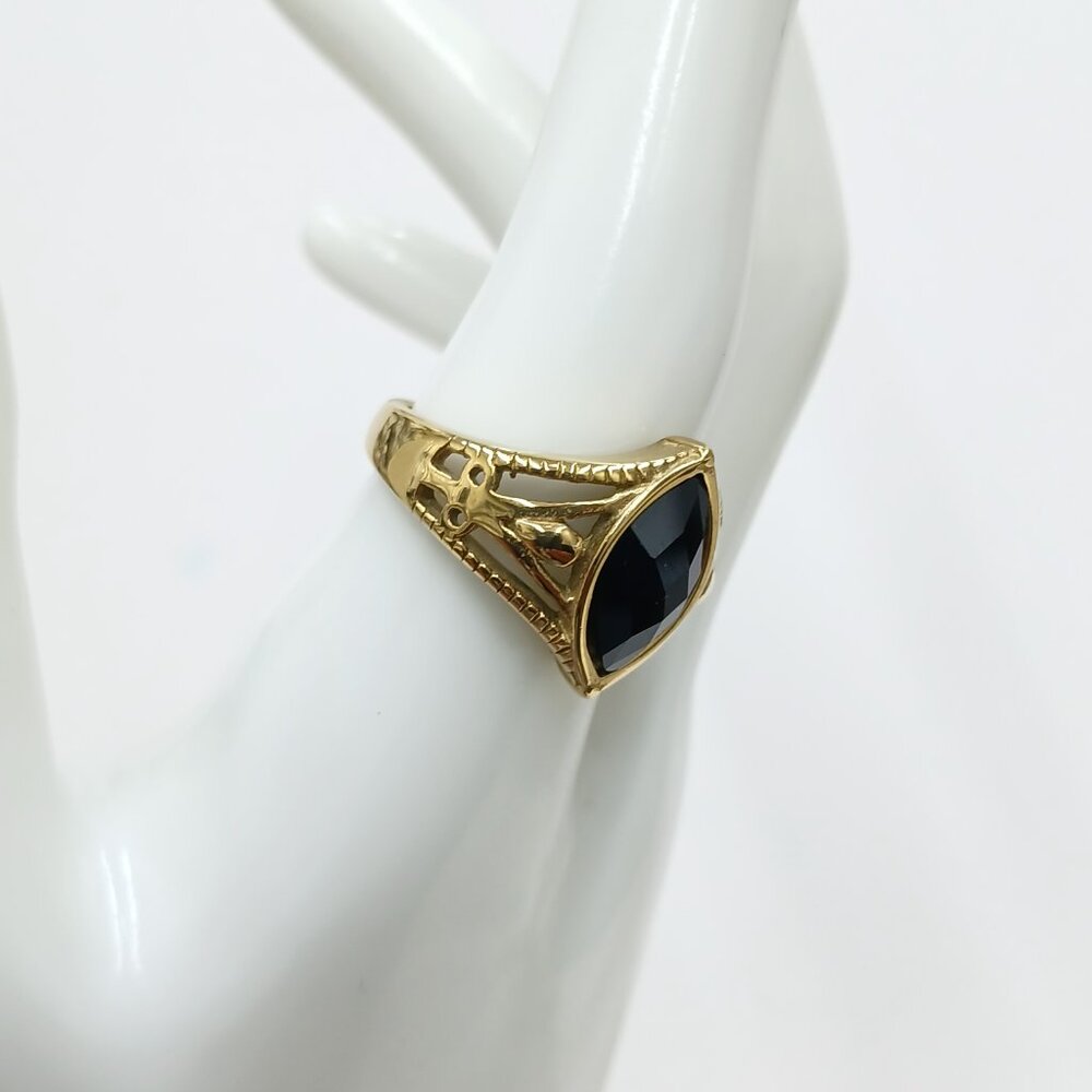 Ring - Picture 3 of 5